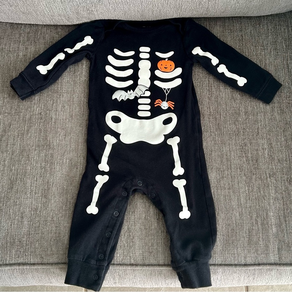 Carter’s 12m Baby Skeleton Halloween Jumpsuit